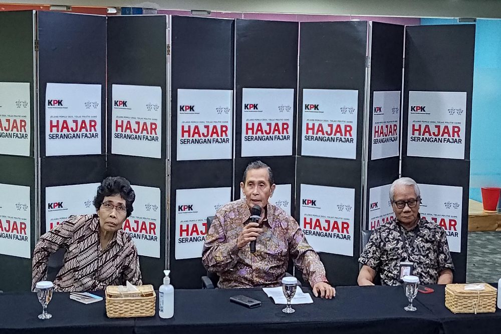 Dewas KPK dalam konferensi pers sidang etik Firli Bahuri di gedung lama KPK atau C1, Jumat (8/12/2023). JIBI/Bisnis-Anshary Madya Sukma