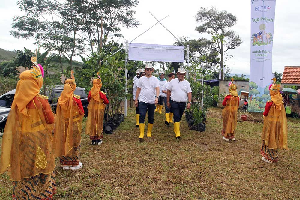  Mitra Tours and Travel Ajak Anak-anak Selamatkan Bumi Melalui Program Penanaman 100 Pohon untuk Sejuta Harapan
