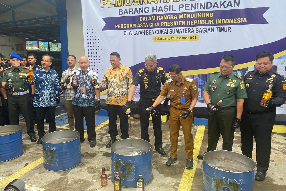  Bea Cukai Sumbagtim Musnahkan Barang Ilegal Senilai Rp467,3 Miliar