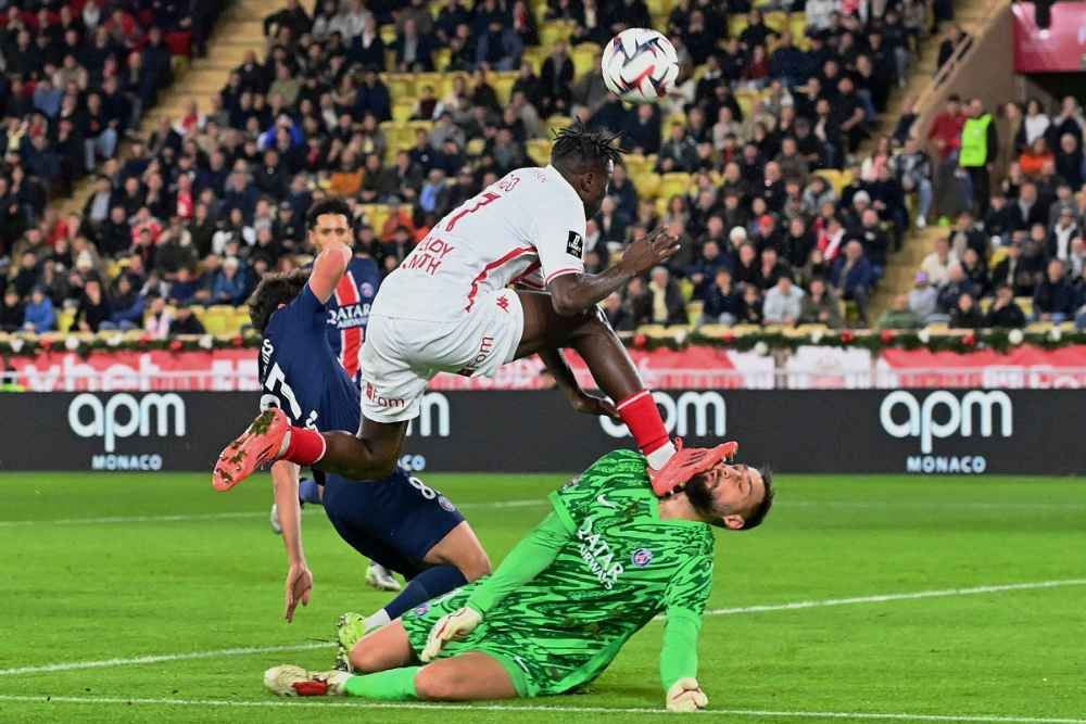  Momen Mengerikan Kiper Gigio Donnarumma Terkena Cedera Serius di Wajah