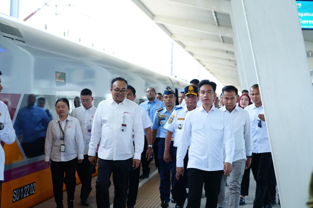  Wapres Gibran Jamin Stasiun KCIC Karawang Beroperasi Sebelum Natal