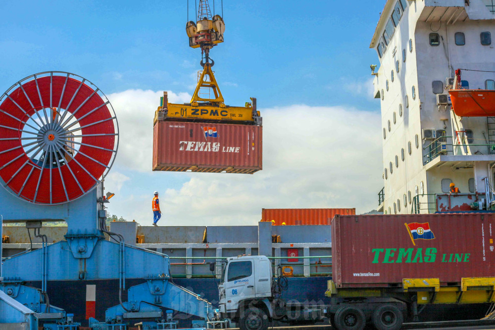  Bea Cukai Catat Realisasi Penerimaan Mini di Teluk Bayur Sumbar per November 2024