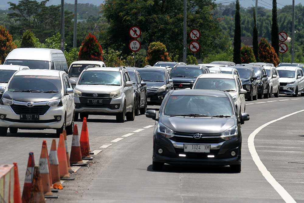  Kepadatan di Jalan Tol Malang-Pandaan Saat Libur Natal dan Tahun Baru