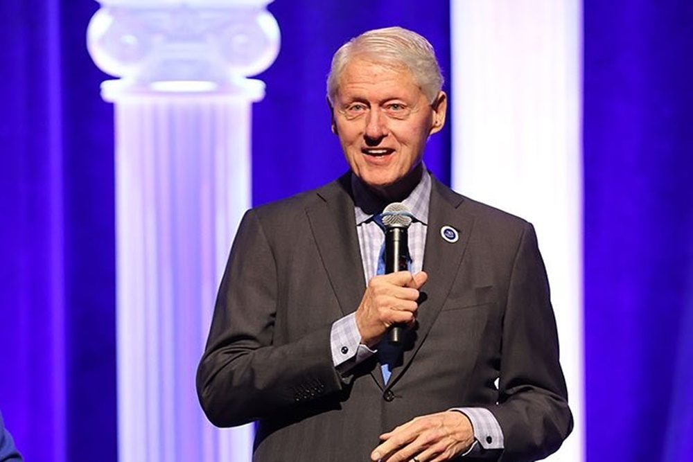  Mantan Presiden AS Bill Clinton Masuk Rumah Sakit