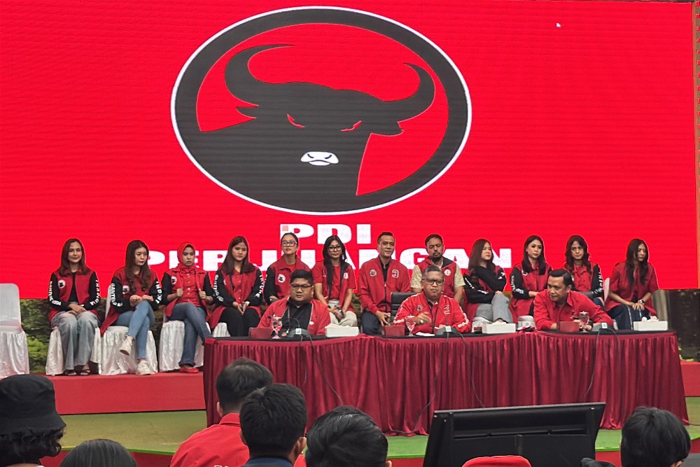 Sekjen PDI-Perjuangan, Hasto Kristianto memberikan keterangan pers terkait isu aktual dan dinamika pilkada serentak 2024 di Kantor DPP PDI-Perjuangan, Rabu 20 November 2024. JIBI/Sholahuddin Al Ayyubi