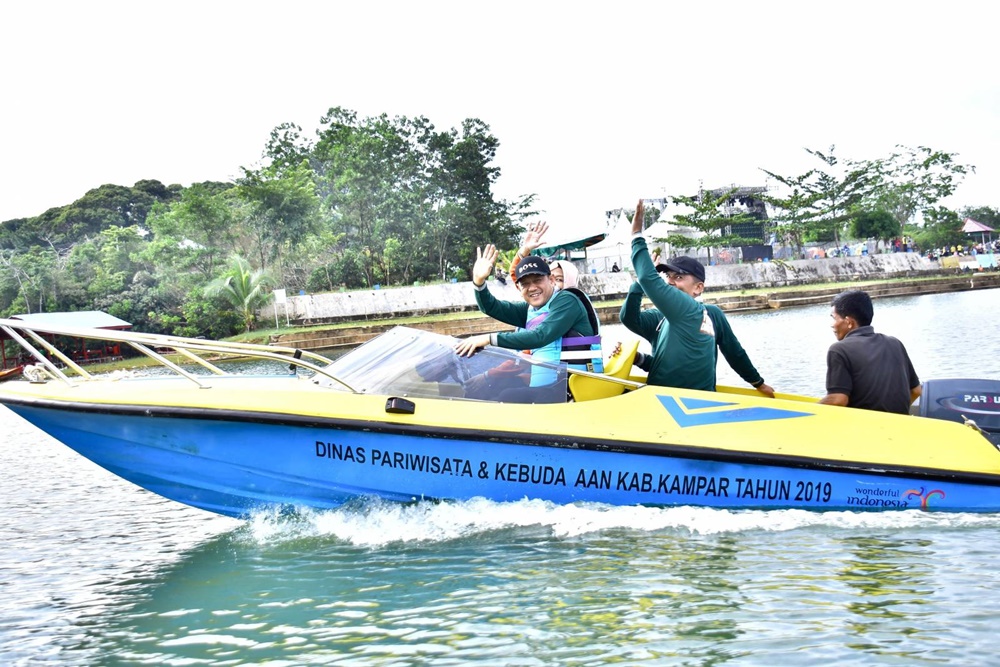 Kemeriahan Pesta Tahun Baru 2025 di Festival Danau Rusa
