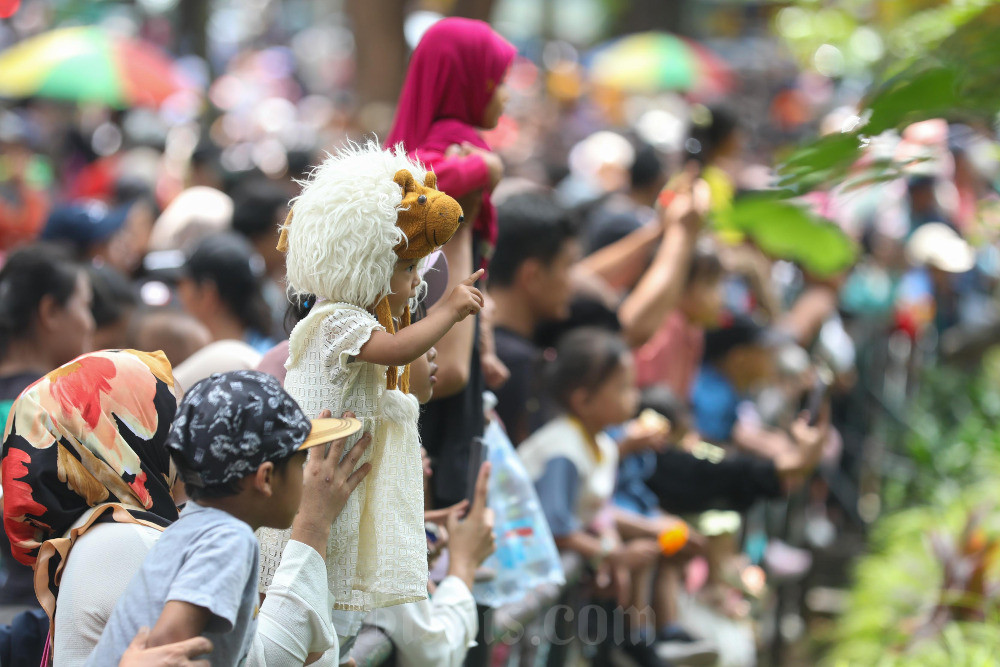  Taman Margasatwa Ragunan Dipadati Warga Saat Momen Libur Tahun Baru