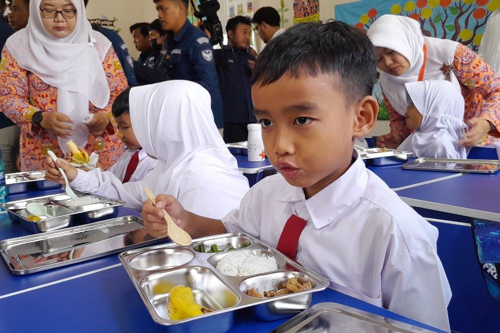  Menu Perdana Makan Bergizi Gratis Belum Ada Susu, Mengapa?