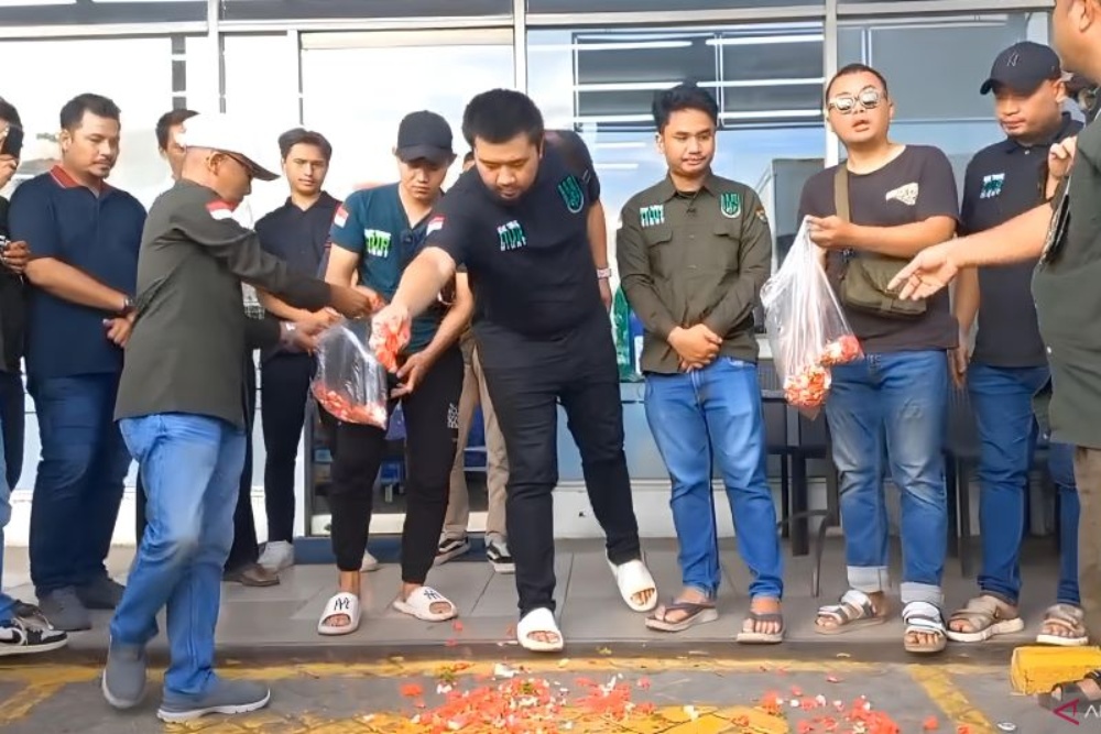  Sambil Menangis, Anak Bos Rental Tak Terima TNI Sebut Ada Pengeroyokan
