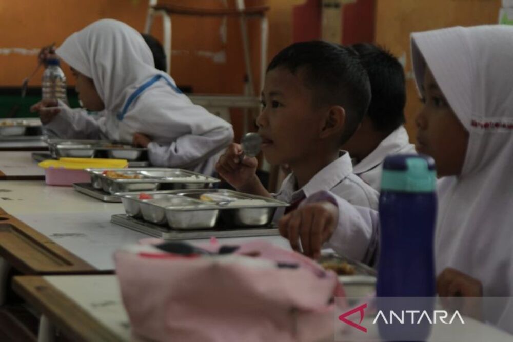  Program Makan Bergizi di Jatim Dianggarkan Rp800 Miliar