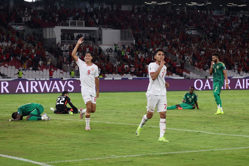 Pemain timnas Indonesia, Marselino Ferdinan bersama Rafael Struick /REUTERS-Ajeng Dinar Ulfiana