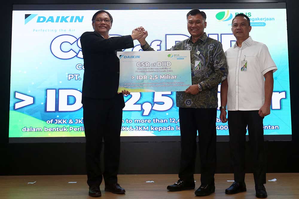  Daikin Serahkan Perlindungan JKK dan JKM Senilai Rp2,5 Miliar Kepada Lebih Dari 12.401 Pekerja Rentan
