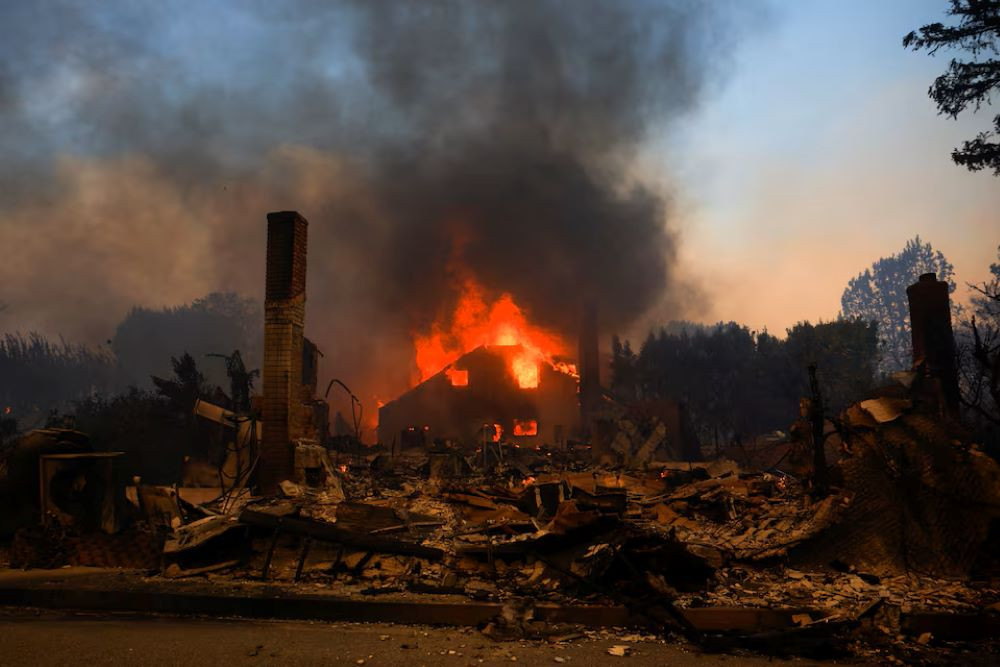  Rumah Bintang Hollywood Ikut Terdampak Kebakaran Hutan di Los Angeles, AS