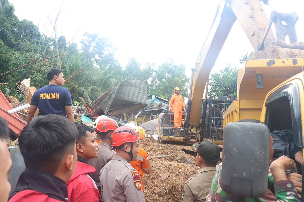  Peringatan Dini BMKG, Cuaca Ekstrem di Kepri Berpotensi Terjadi Hingga 18 Januari 2025