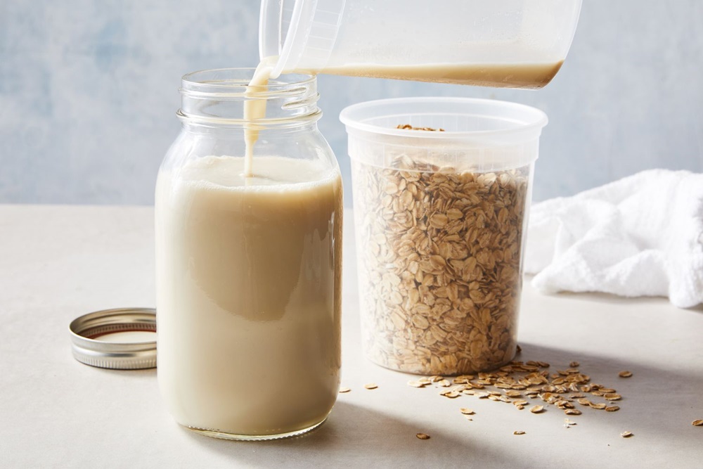  Pilah Pilih Susu Gandum vs Susu Almond, Mana yang Lebih Sehat?