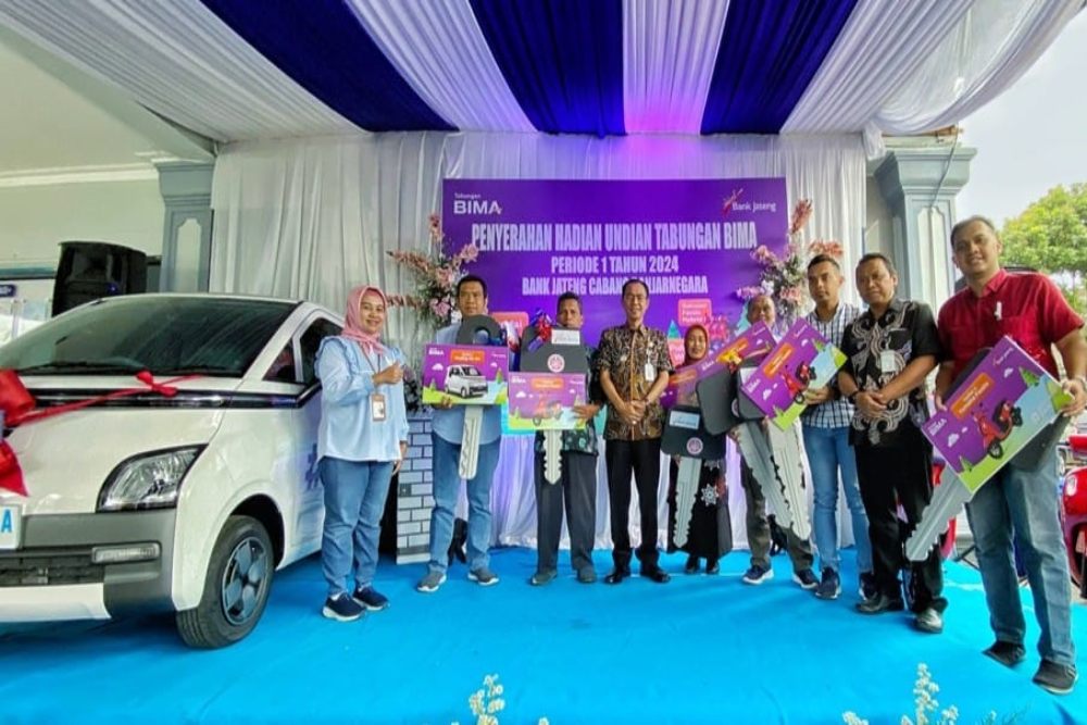  Nasabah Bank Jateng Banjarnegara Menangkan Hadiah Mobil Listrik