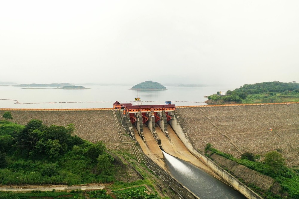  PLTA Jatigede Diproyeksikan Tambah Bauran Energi Hijau untuk Sektor Industri