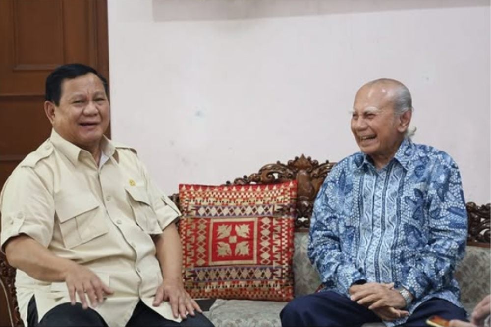  Momen Prabowo Temui Emil Salim: Maaf Saya Baru Datang Sekarang