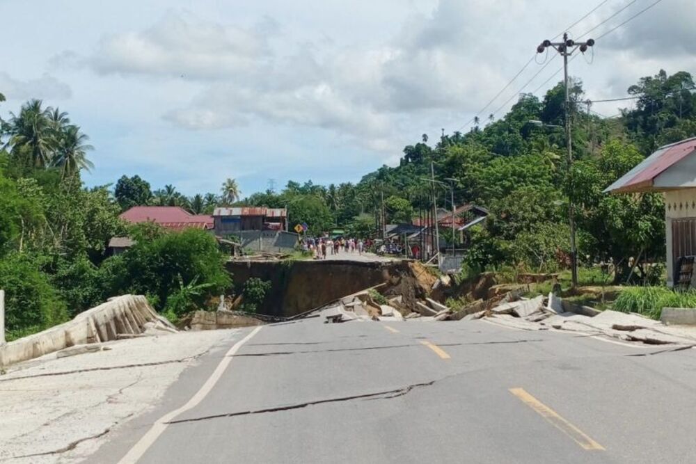  Jalan Trans Sulawesi di Poso Putus Akibat Longsor