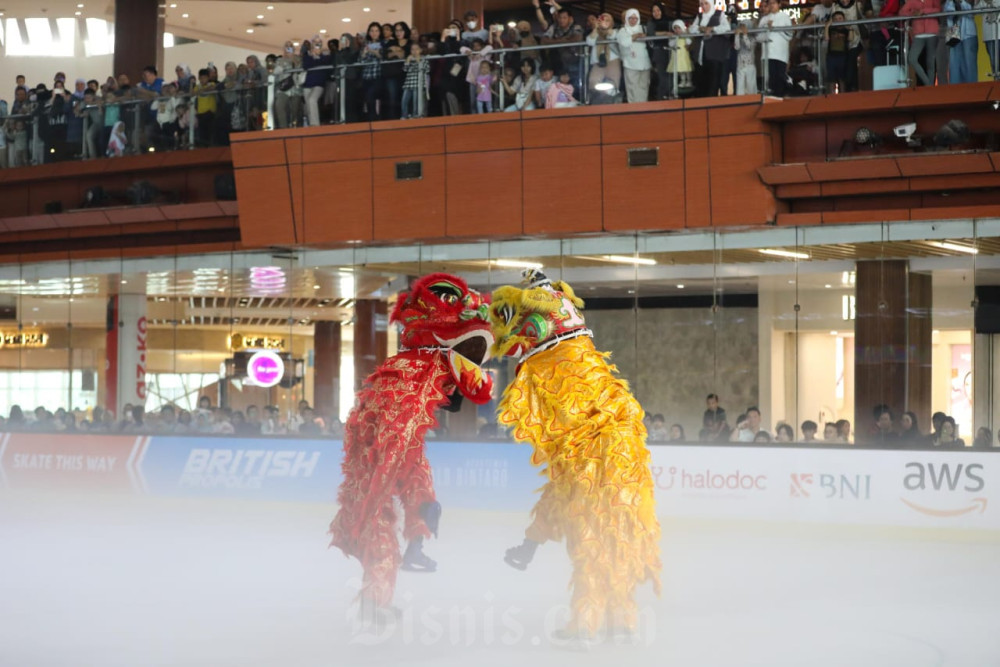  Pertunjukan Barongsai Ice Skating