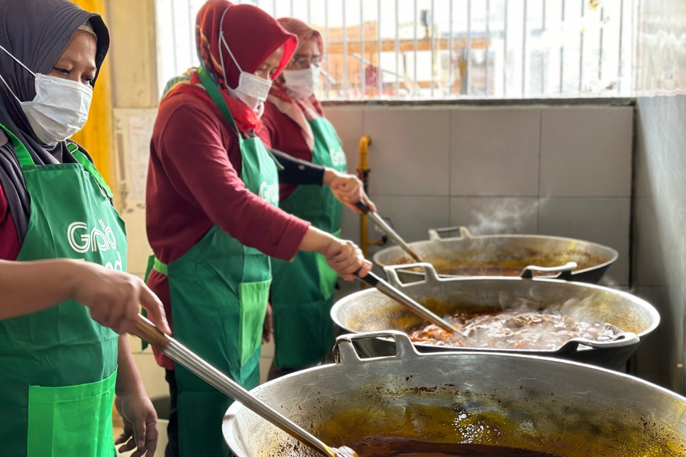  Kisah Restu Mande Sukses Kembangkan Masakan Padang dalam Kemasan