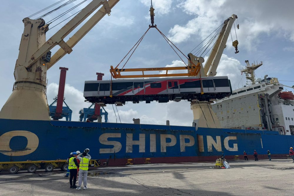  1 Trainset KRL Impor dari China Tiba di Tanjung Priok Hari Ini