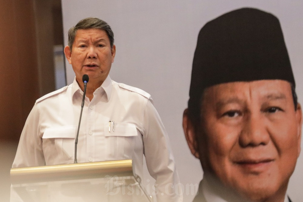 Wakil Ketua Dewan Pembina Gerindra Hashim Djojohadikusumo memberikan paparan saat acara peringatan Hari Disabilitas Internasioanl di Jakarta, Selasa (7/1/2025)./Bisnis-Fanny Kusumawardhani