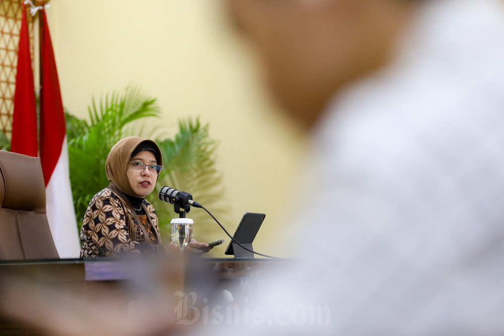 Plt. Kepala Badan Pusat Statistik (BPS) Amalia Adininggar Widyasani memberikan paparan saat konferensi pers BPS di Jakarta, Selasa (1/10/2024). Bisnis/Abdurachman