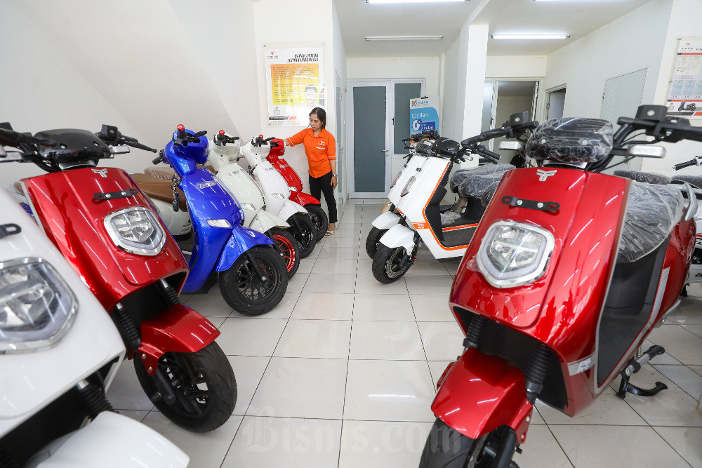  Masyarakat Tunda Beli Motor Listrik, Pengusaha Minta Subsidi Dipercepat