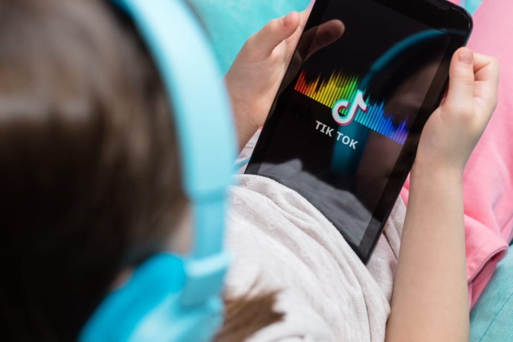  Bersih-Bersih Ruang Digital, Komdigi Larang Anak di Bawah Umur Bikin Akun Medsos