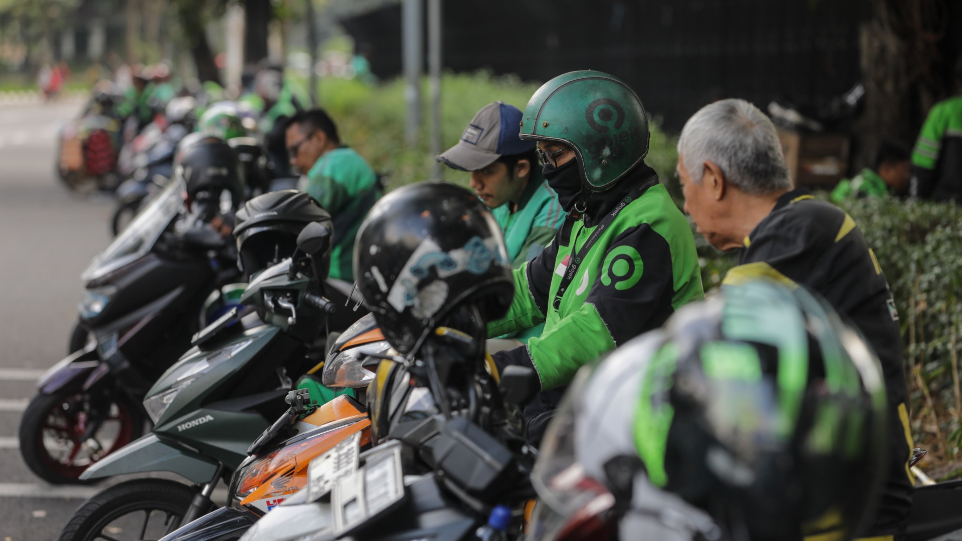  Mengintip Barisan Konglomerat di Balik GOTO dan Grab