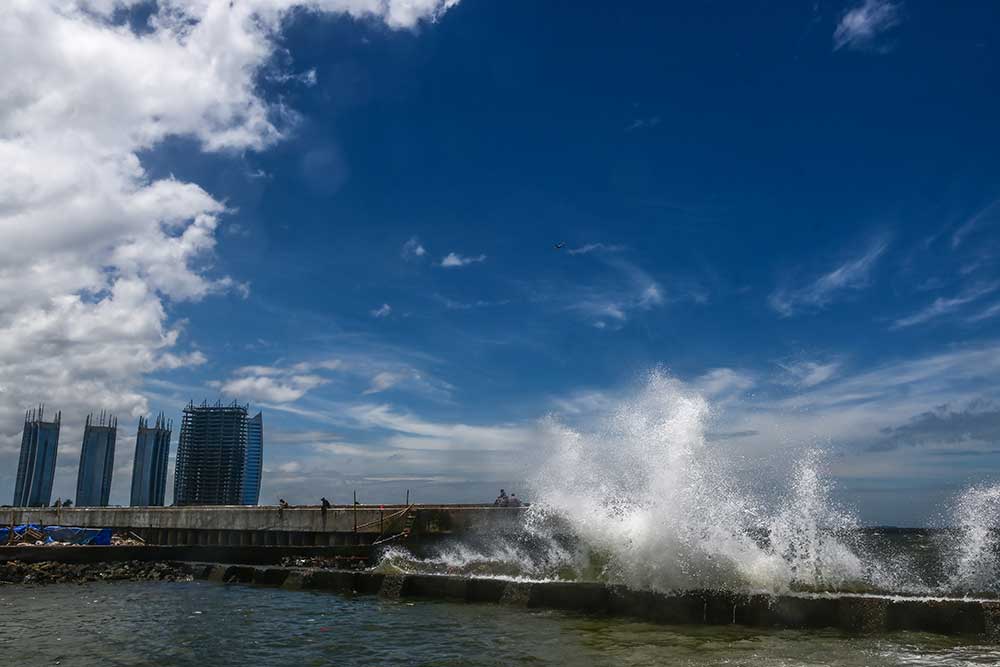  Rencana Pembangunan Tanggul Laut Sepanjang 700 Kilometer