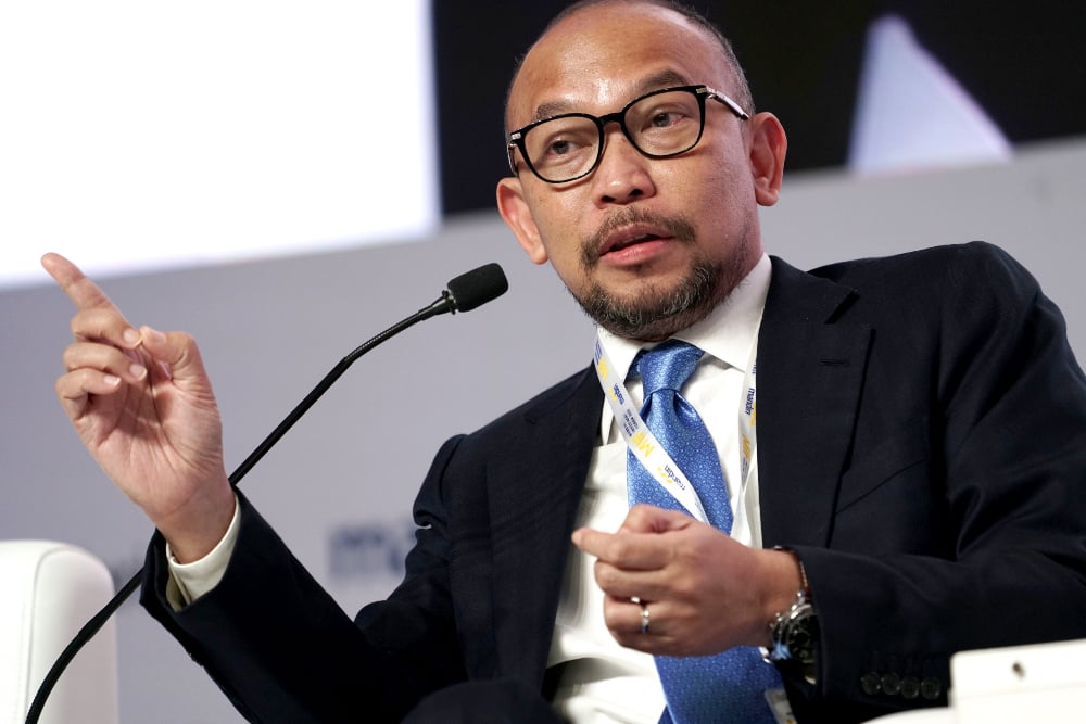 Menteri Keuangan periode 2013—2014 Muhamad Chatib Basri berbicara dalam gelaran Mandiri Investment Forum di Jakarta, Rabu (30/1/2019). / Bloomberg-Dimas Ardian