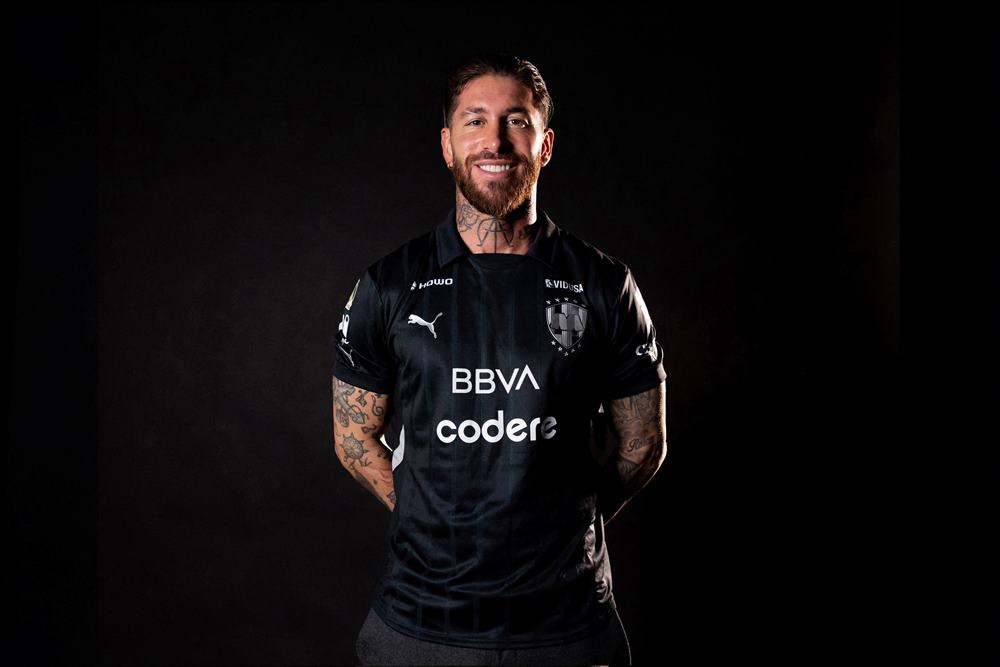 Sergio Ramos memakai jersey Monterrey / Monterrey-Handout via REUTERS