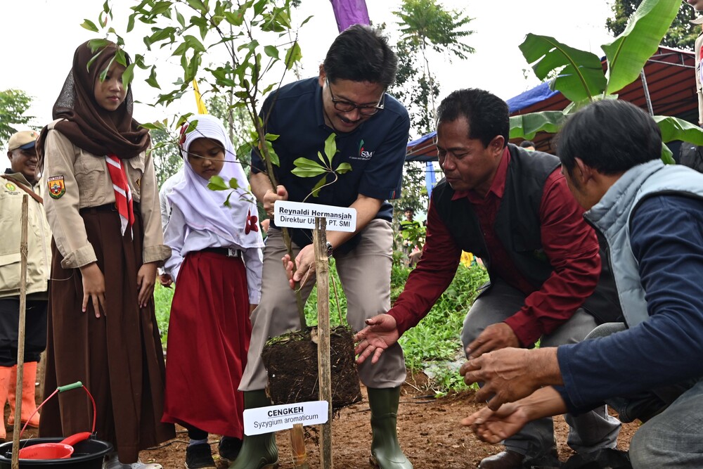  SMI Hijaukan Lahan Kritis di Jawa Barat Demi Kurangi Emisi Karbon