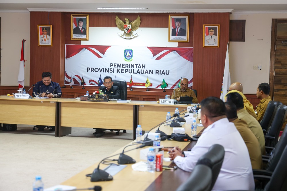 Rapat pembahasan mengenai BP-BP seluruh Kepri yang dipimpin Gubernur Kepri, Ansar Ahmad. /Setiawan Lubis