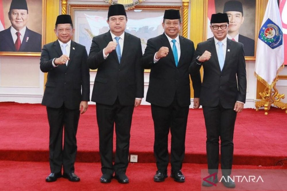  Mendagri Tito Lantik Dua Jenderal Polisi Jadi Sekjen dan Irjen