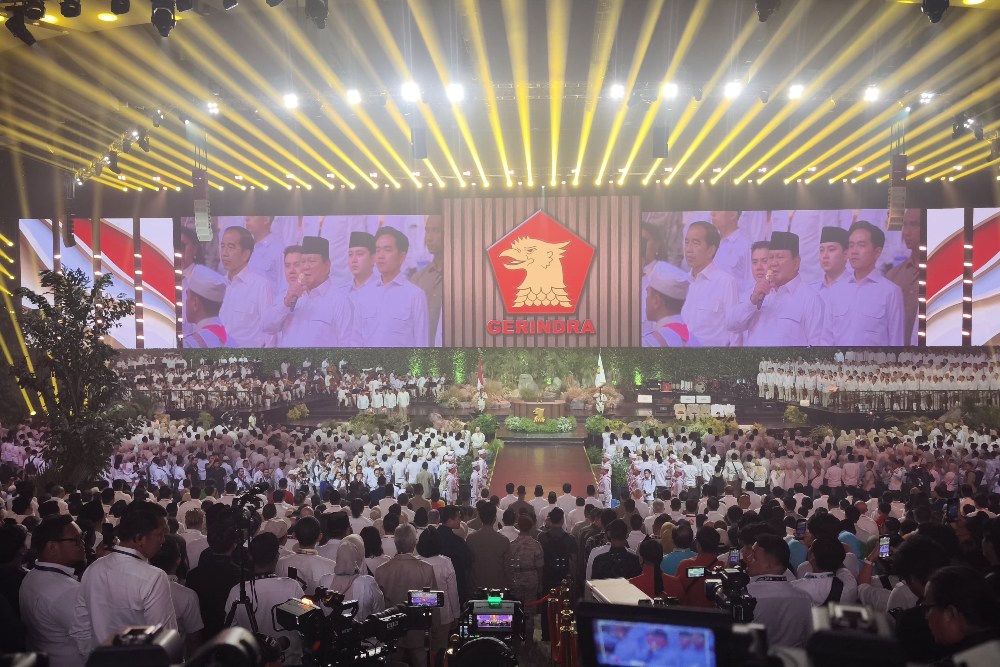  Jokowi dan Gibran Duduk di Samping Prabowo saat HUT ke-17 Gerindra, Kode Keras?