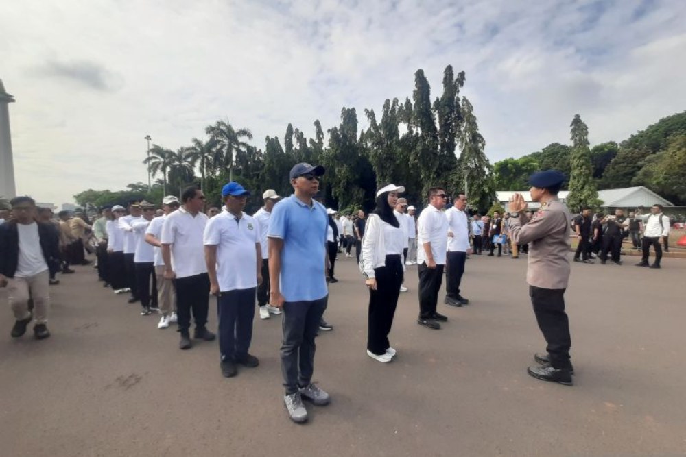  Jelang Pelantikan Kepala Daerah, Ahmad Luthfi Ikuti Latihan Baris-berbaris di Monas