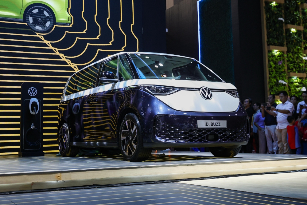  VW Kombi Versi Listrik Meluncur di IIMS 2025, Harga Rp1,4 Miliar