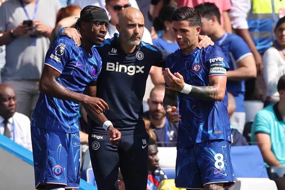Manager Chelsea, Enzo Maresca bersama Noni Madueke dan Enzo Fernandez. Prediksi Skor Chelsea Vs Southampton 26 Februari, Susunan Pemain, H2H. /REUTERS-David Klein