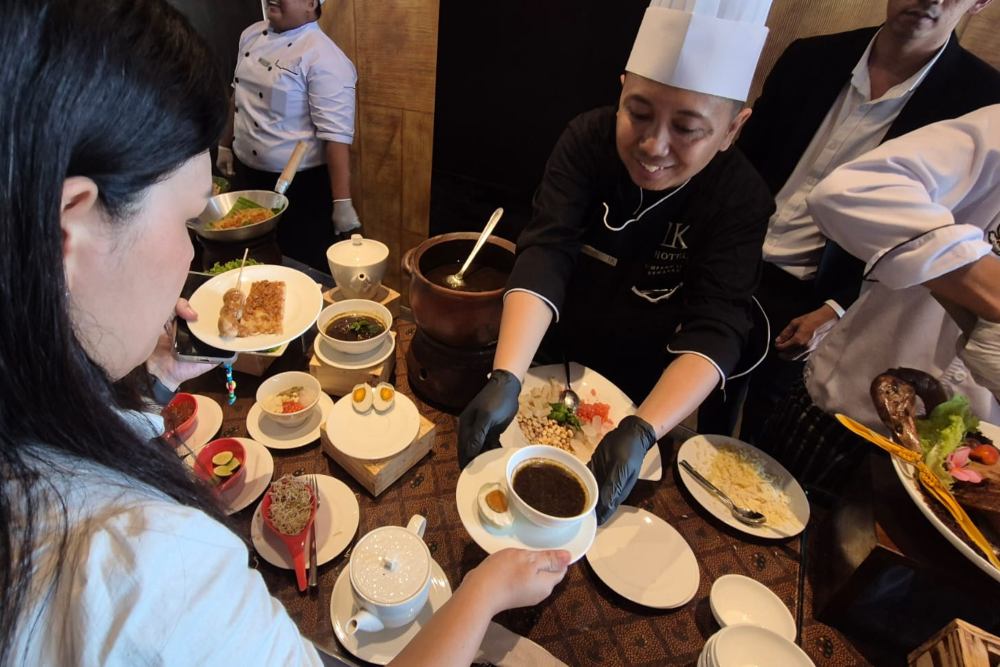 Louis Kienne Pemuda Semarang Hadirkan Menu Buka Puasa dari Tiga Daerah