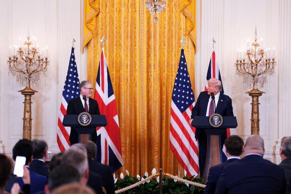  Bertemu Keir Starmer, Trump Umumkan Negosiasi Perjanjian Dagang AS-Inggris