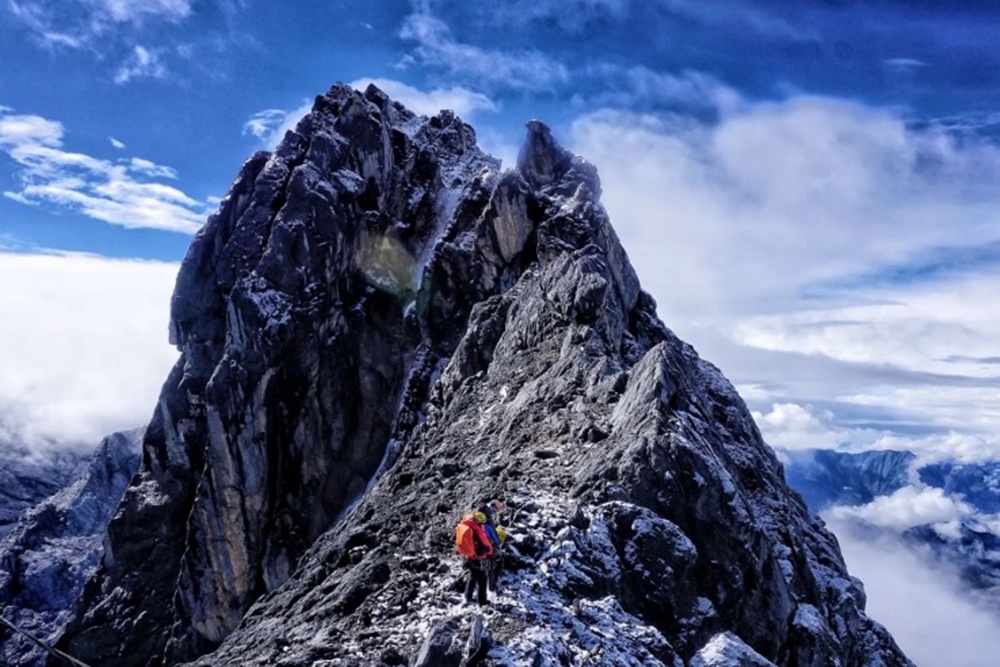  Fakta-fakta Unik Carstensz, Salah Satu World Seven Summits dengan Salju Abadi