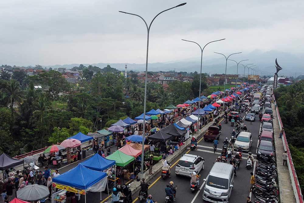  Pasar takjil Ramadan di Jalan Baru Lingkar Utara Kota Tasikmalaya