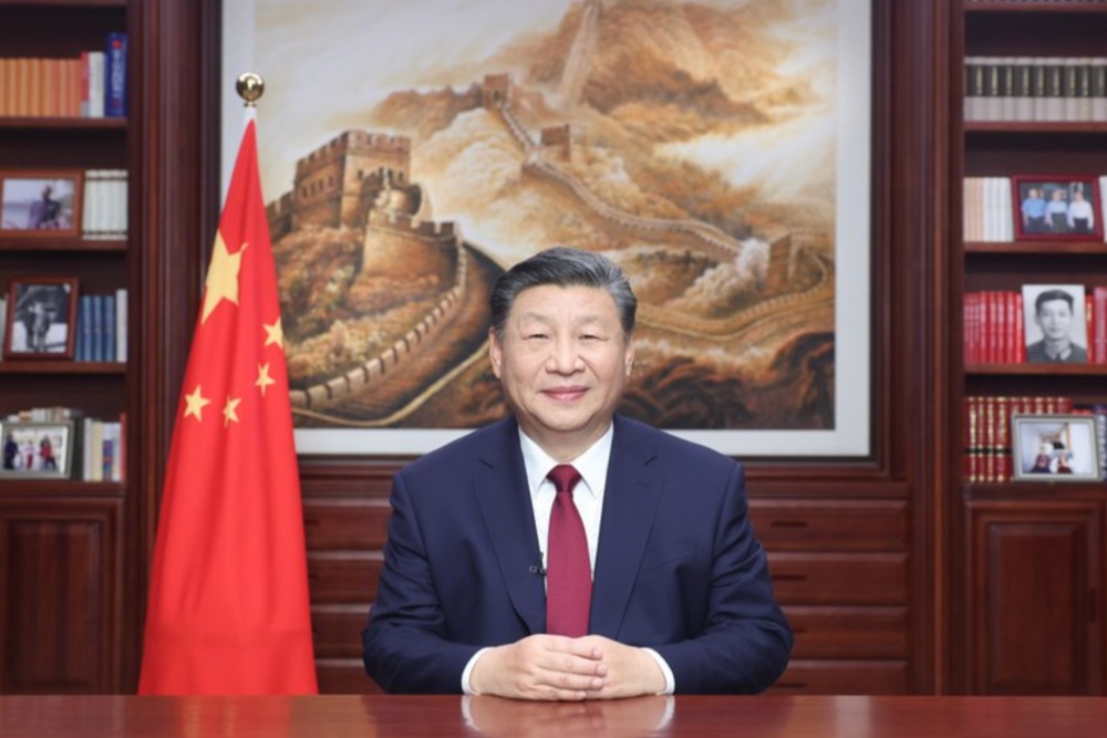 Presiden China Xi Jinping menyampaikan pesan Tahun Baru melalui China Media Group dan Internet pada Minggu malam (31/12/2023) di Beijing untuk menyambut Tahun Baru 2024. Dok Xinhuan