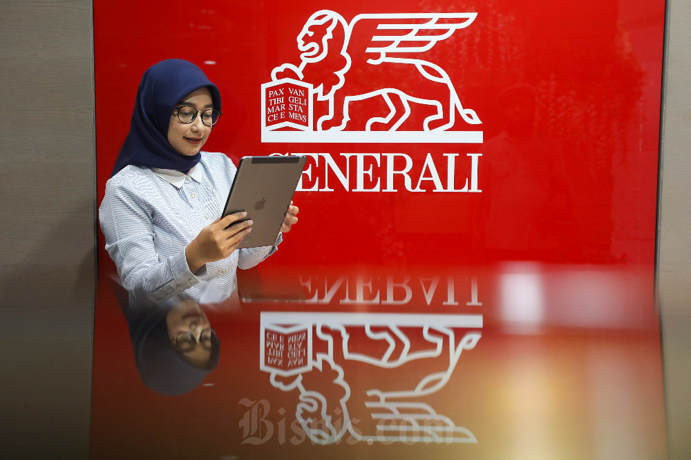 Pegawai beraktivitas di kantor cabang Generali Indonesia, Jakarta, Selasa (5/3/2024). Bisnis/Himawan L Nugraha