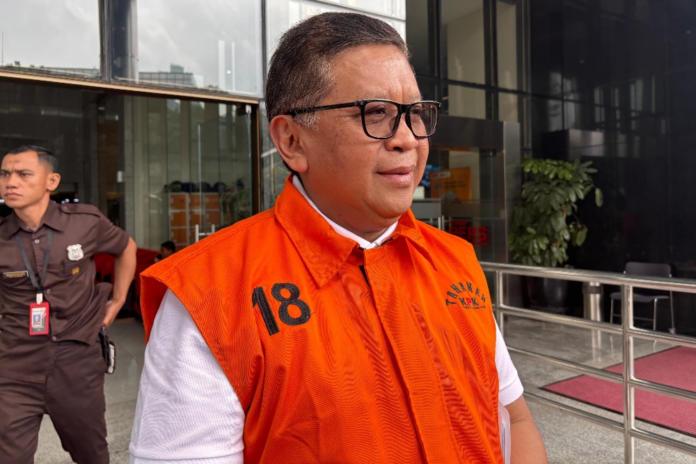 Sekretaris Jenderal Partai PDI-Perjuangan (PDIP) Hasto Kristiyanto kala ditemui di Gesung Merah Putih Komisi Pemberantasan Korupsi (KPK) di Jakarta Selatan, Kamis (27/2/2025) /Bisnis-Jessica Gabriela Soehandoko