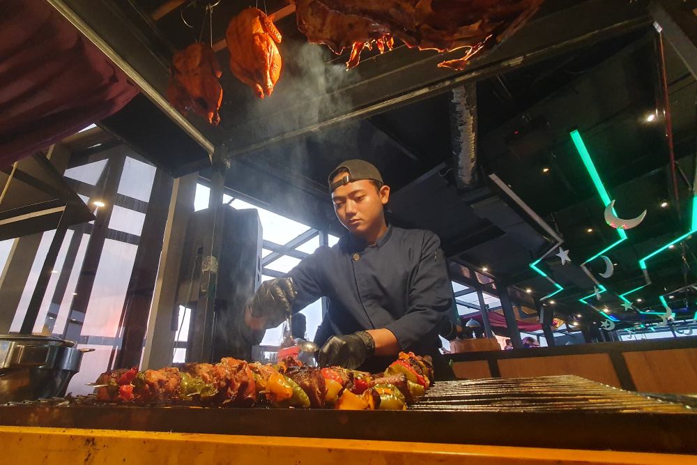  Buka Puasa Ala Timur Tengah di Bleusky Grand Edge Hotel Semarang