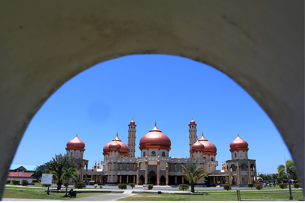  Masjid Agung Baitul Makmur Meulaboh